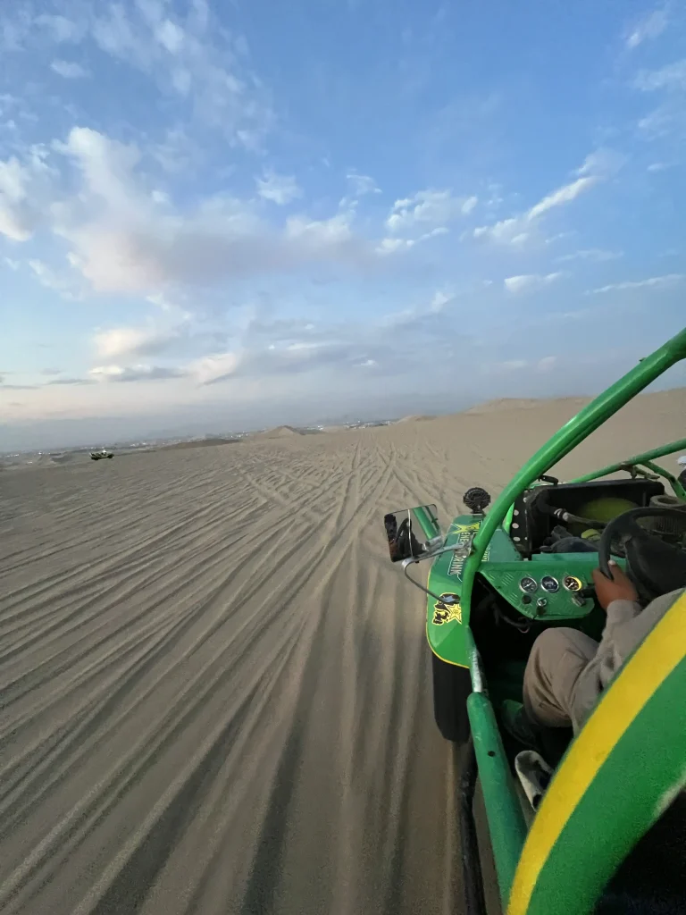 Buggy dans le désert de Huacachina